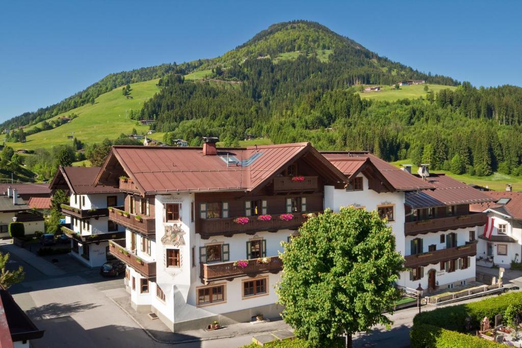 Hotel Kirchenwirt Kirchberg in Tirol Exteriör bild